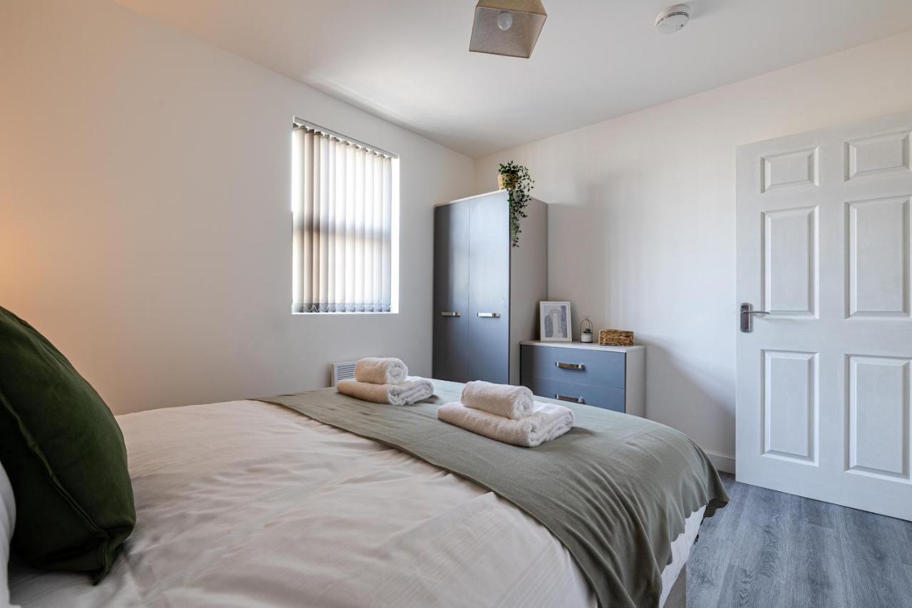 Top Floor Apartment With Private Balcony In Stockport Centre By Hass Haus Exteriör bild