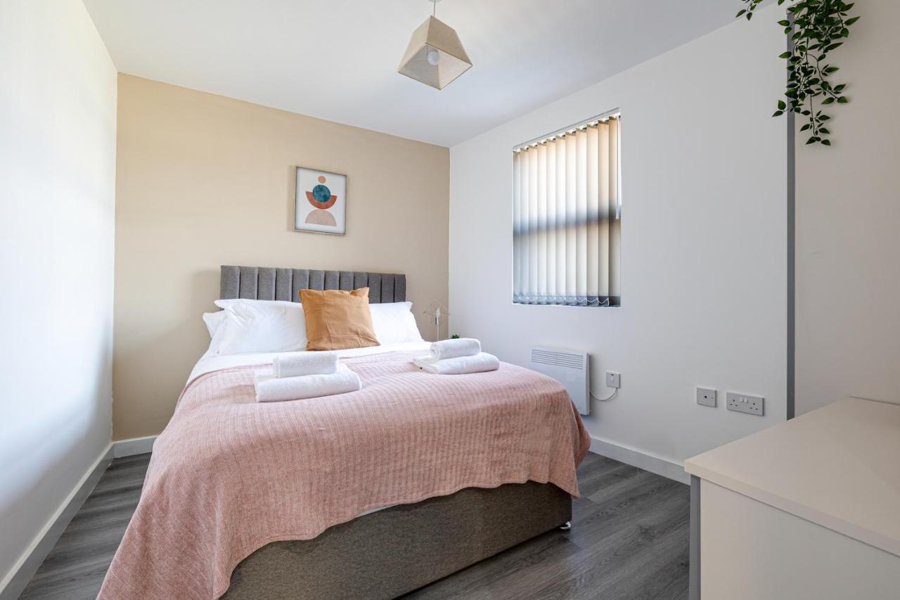 Top Floor Apartment With Private Balcony In Stockport Centre By Hass Haus Exteriör bild