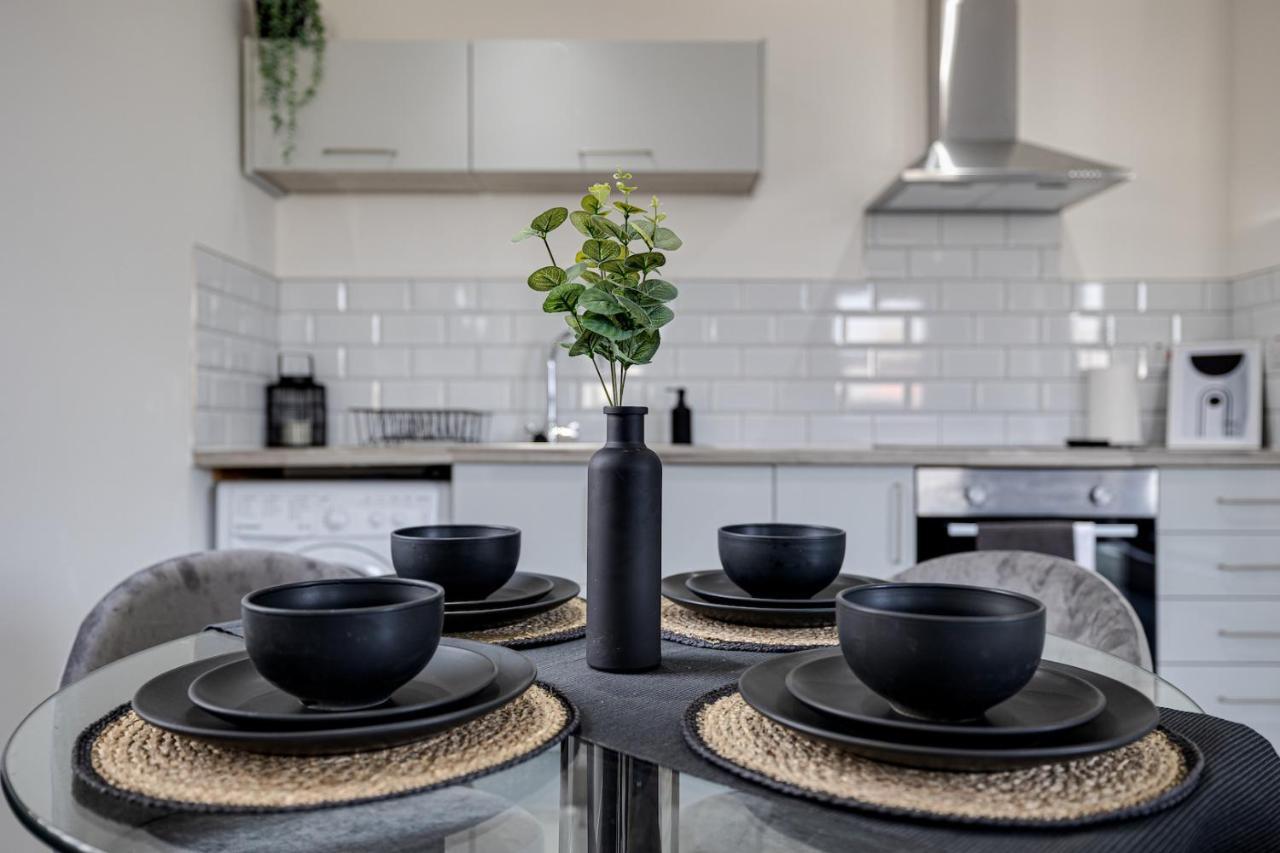 Top Floor Apartment With Private Balcony In Stockport Centre By Hass Haus Exteriör bild