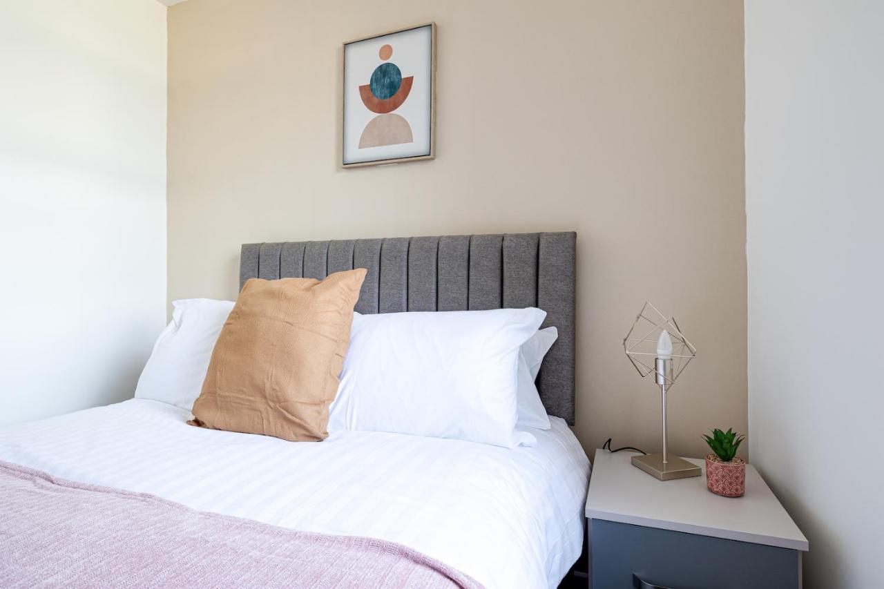 Top Floor Apartment With Private Balcony In Stockport Centre By Hass Haus Exteriör bild