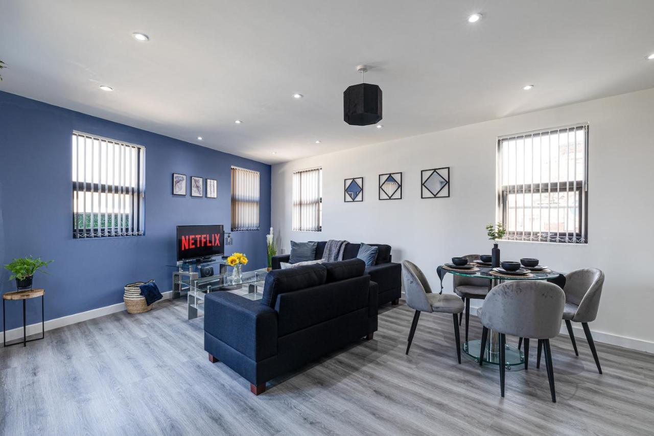 Top Floor Apartment With Private Balcony In Stockport Centre By Hass Haus Exteriör bild
