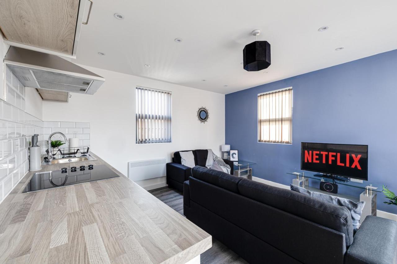 Top Floor Apartment With Private Balcony In Stockport Centre By Hass Haus Exteriör bild