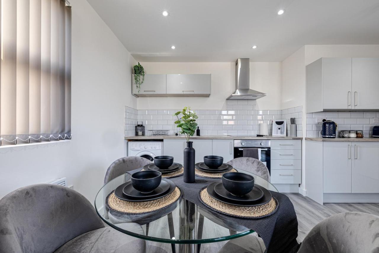 Top Floor Apartment With Private Balcony In Stockport Centre By Hass Haus Exteriör bild