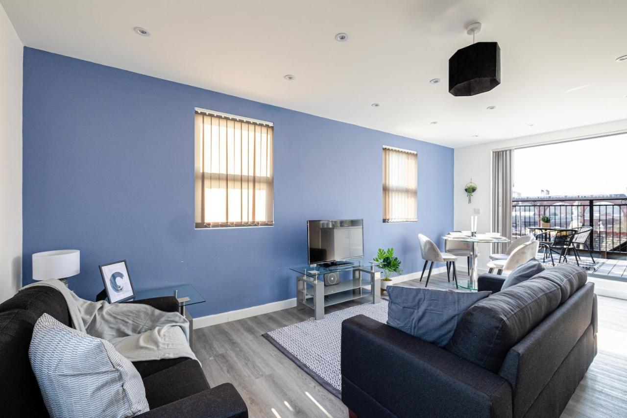 Top Floor Apartment With Private Balcony In Stockport Centre By Hass Haus Exteriör bild