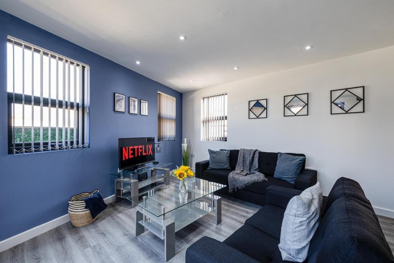 Top Floor Apartment With Private Balcony In Stockport Centre By Hass Haus Exteriör bild
