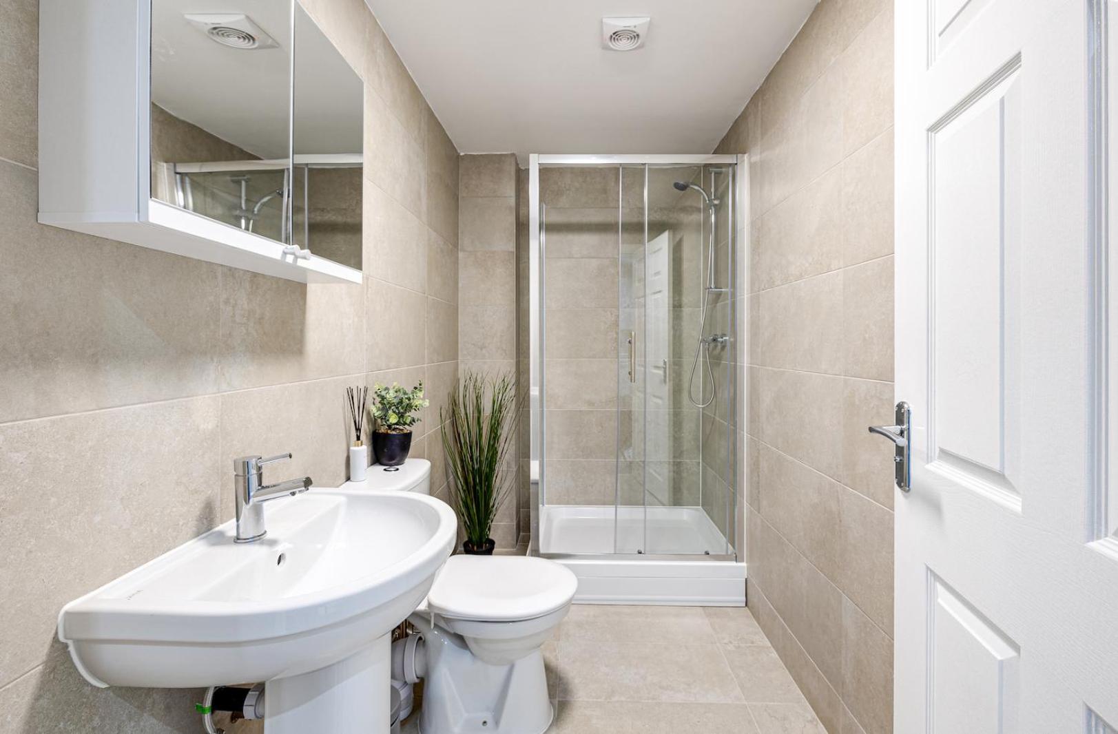 Top Floor Apartment With Private Balcony In Stockport Centre By Hass Haus Exteriör bild